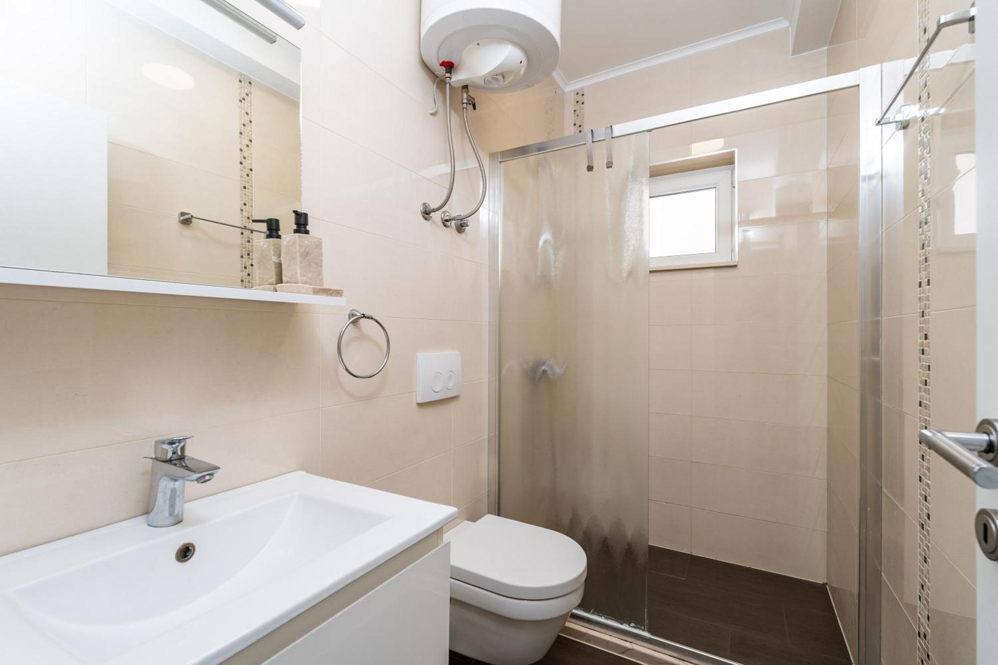 Feather Studio Apartment - Free Private Parking - Self Check-In ドゥブロブニク エクステリア 写真