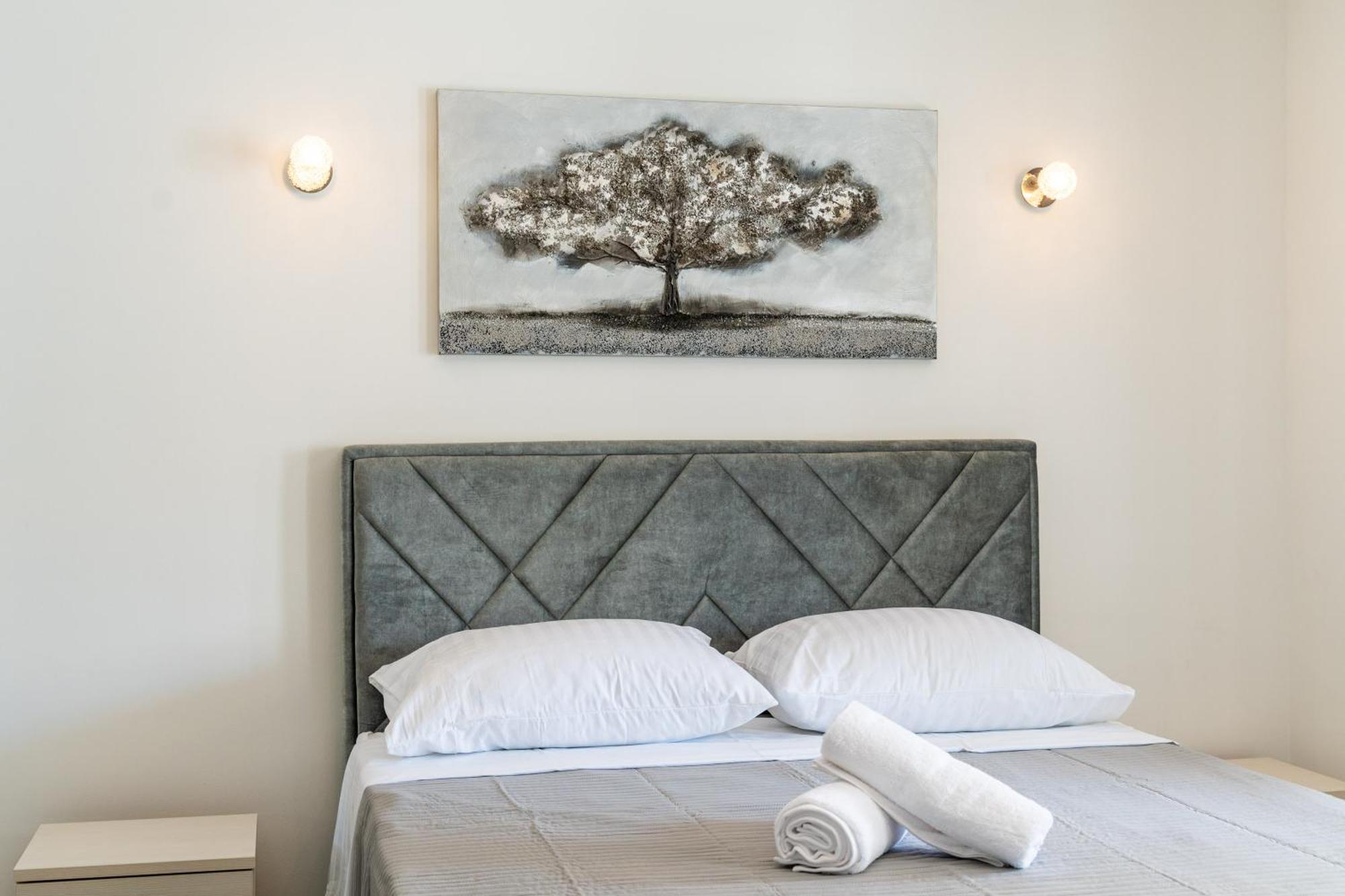 Feather Studio Apartment - Free Private Parking - Self Check-In ドゥブロブニク エクステリア 写真