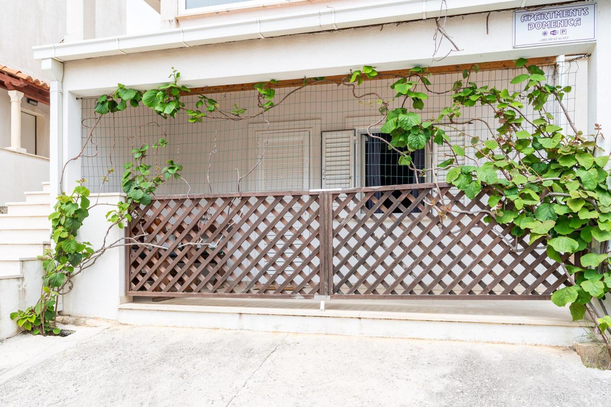 Feather Studio Apartment - Free Private Parking - Self Check-In ドゥブロブニク エクステリア 写真