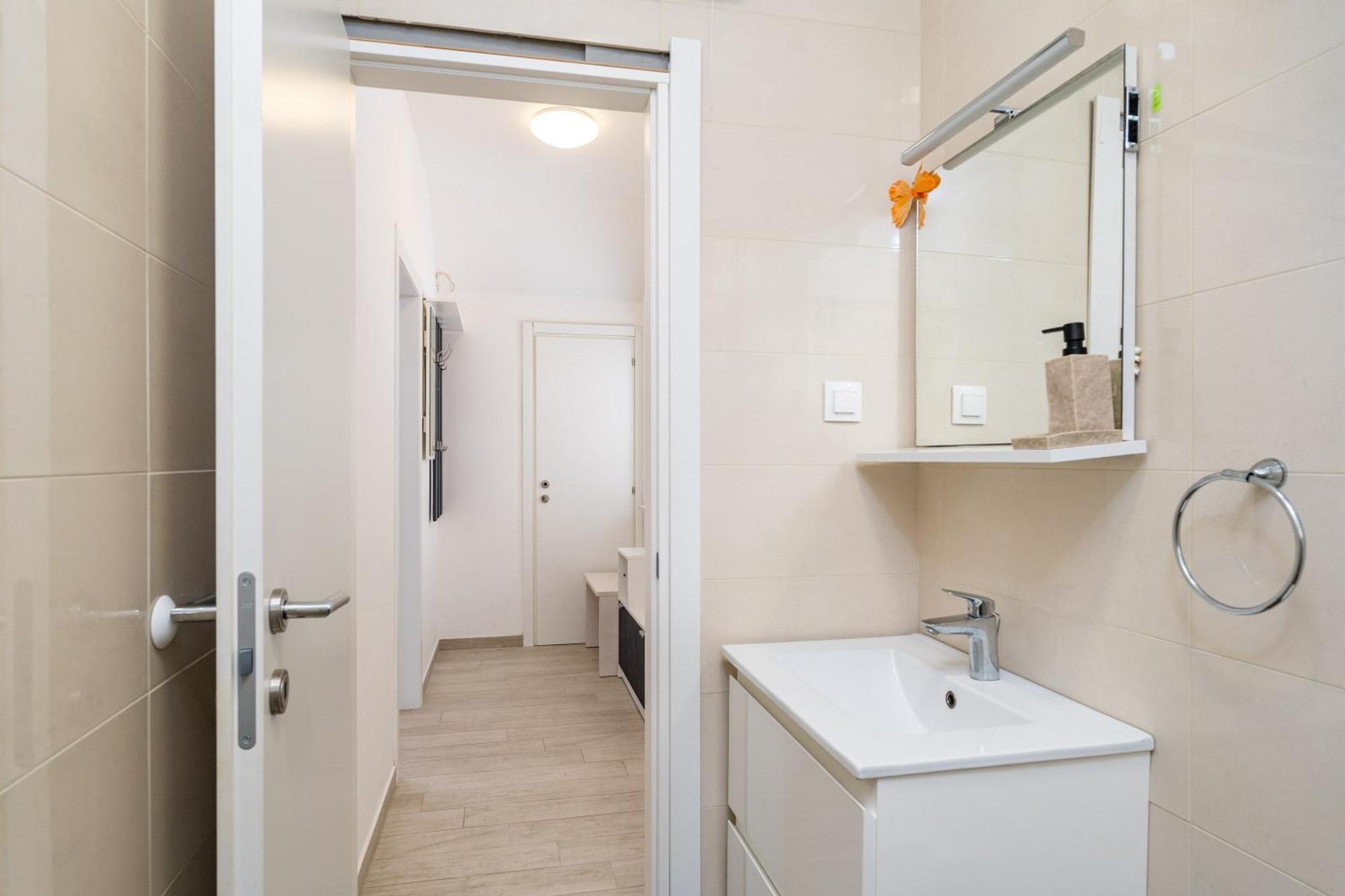 Feather Studio Apartment - Free Private Parking - Self Check-In ドゥブロブニク エクステリア 写真